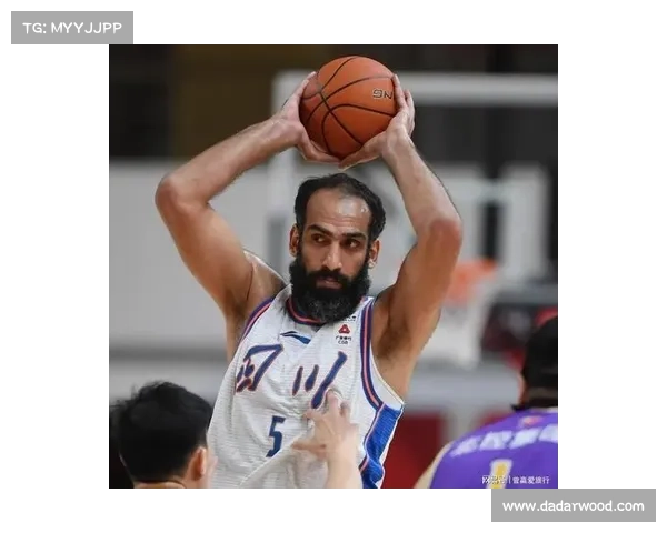 哈达迪坚持不退役背后的动力与决心揭秘